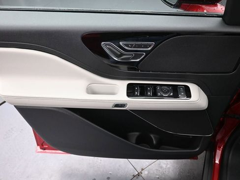 New 2026 Lincoln Aviator AWD image 25