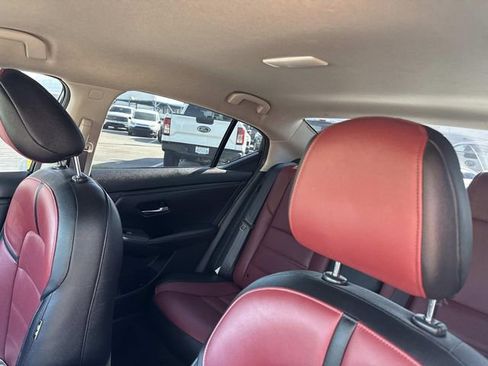 Used 2025 Nissan Sentra SR FWD image 21