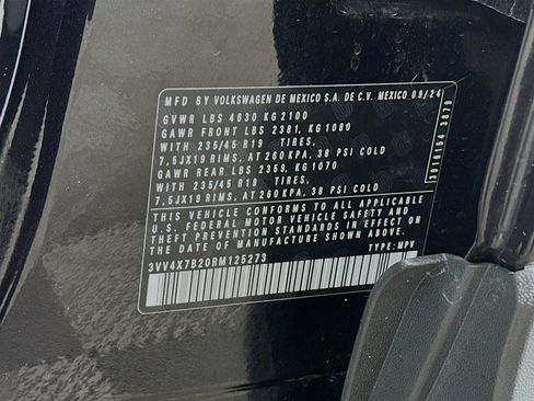 Used 2024 Volkswagen Taos SEL image 32