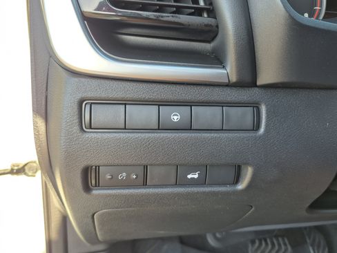 Certified 2021 Nissan Rogue SV w/ Premium Package FWD image 31