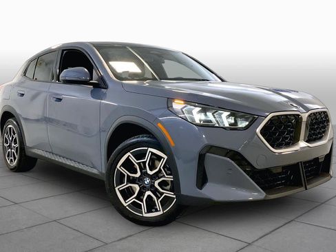 Used 2025 BMW X2 xDrive28i AWD/4WD image 2