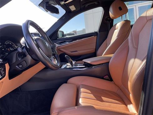 Used 2018 BMW 530i xDrive w/ Premium Package image 14