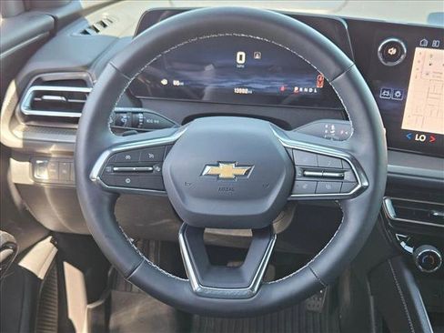 Used 2025 Chevrolet Traverse LT w/ Driver Confidence Package FWD image 15