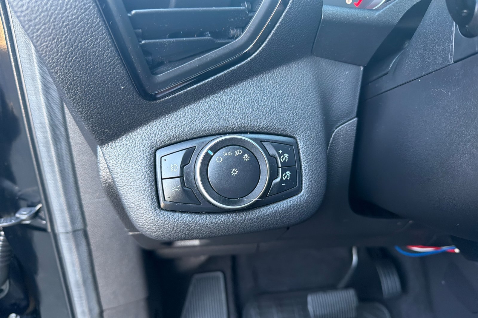Used 2017 Ford Escape Titanium AWD/4WD image 29