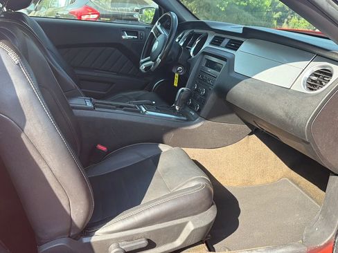 Used 2013 Ford Mustang Premium RWD image 13