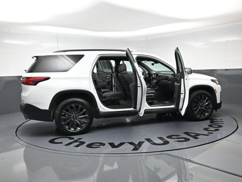 Used 2023 Chevrolet Traverse RS AWD/4WD image 26