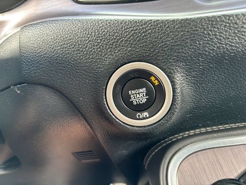 Used 2016 Dodge Challenger R/T w/ Blacktop Package RWD image 21