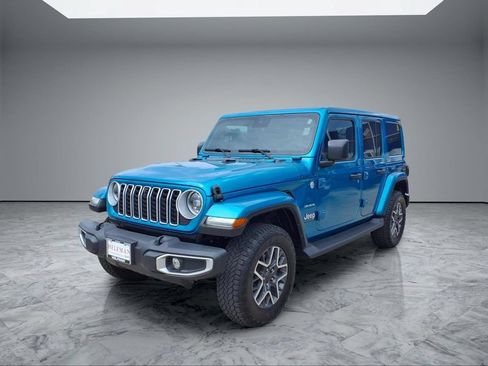 Used 2024 Jeep Wrangler Unlimited Sahara w/ Technology Group AWD/4WD image 3