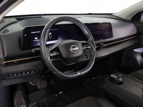 Used 2024 Nissan Ariya AWD image 31
