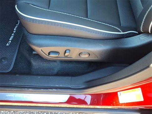 New 2026 GMC Acadia Denali w/ Super Cruise Package image 18