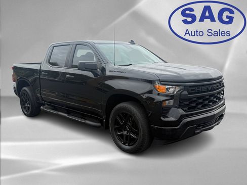 Used 2024 Chevrolet Silverado 1500 Custom w/ Turbomax Blackout Package image 2