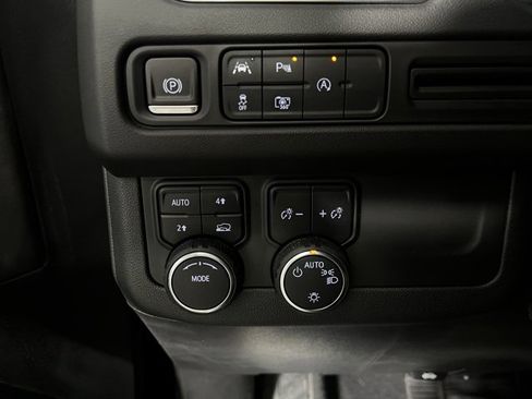 Used 2024 Chevrolet Suburban RST w/ Luxury Package image 14