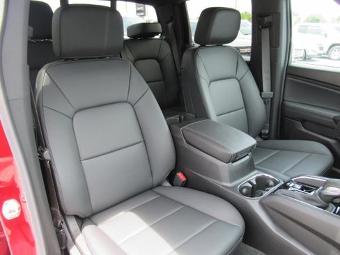 New 2026 GMC Canyon Elevation w/ Convenience Package RWD image 9