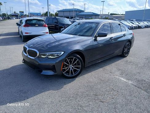 Used 2019 BMW 330i Sedan w/ Convenience Package RWD image 4