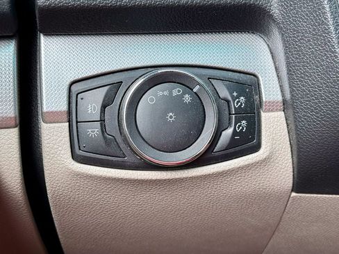 Used 2015 Ford Explorer XLT AWD/4WD image 23