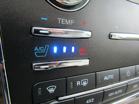 Used 2016 Lincoln Navigator L Select image 37