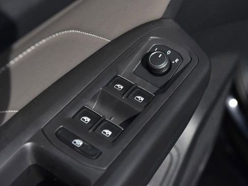 Used 2023 Volkswagen Atlas SE w/ Panoramic Sunroof Package image 8