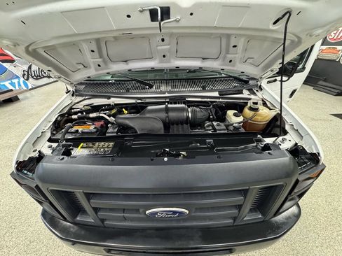 Used 2014 Ford E-350 and Econoline 350 Extended Super Duty RWD image 24