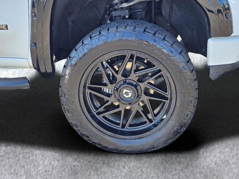 Used 2022 GMC Sierra 1500 Elevation w/ Preferred Package AWD/4WD image 32