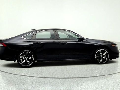 Used 2024 Honda Accord Sport image 4