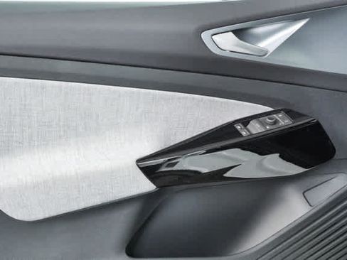 Certified 2025 Volkswagen ID.4 Pro RWD image 9