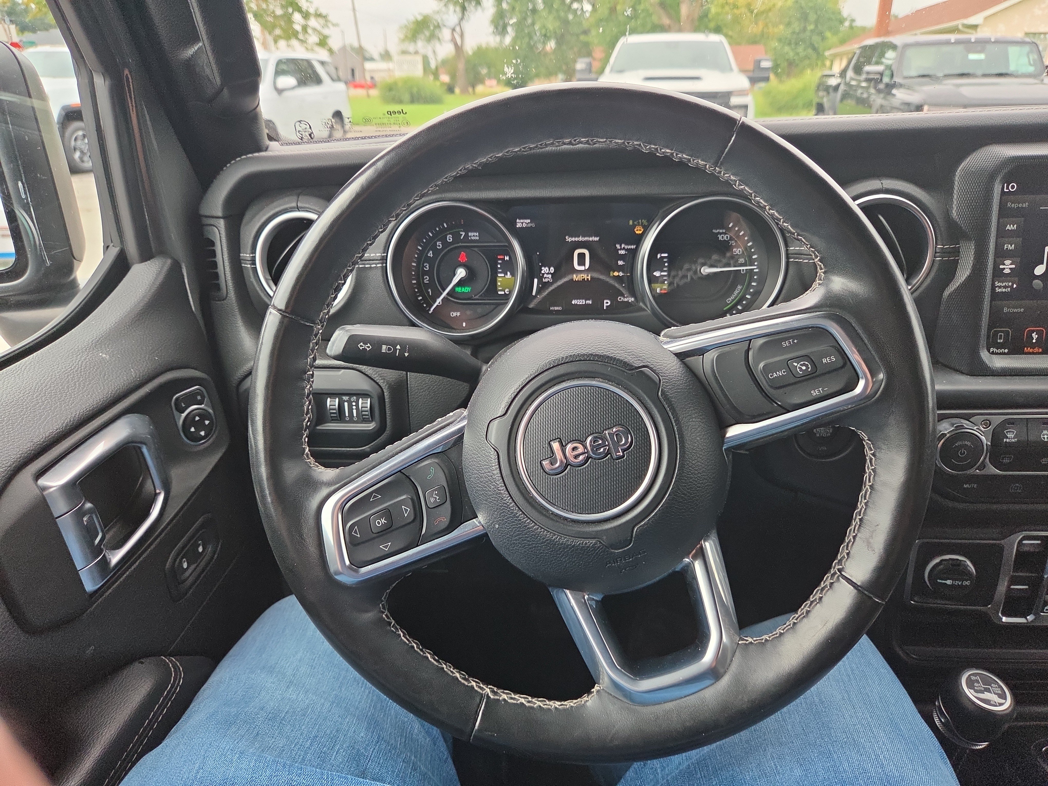 Used 2022 Jeep Wrangler Unlimited Sahara w/ Cold Weather Group AWD/4WD image 8