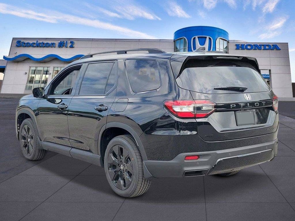 New 2026 Honda Pilot Black Edition image 3