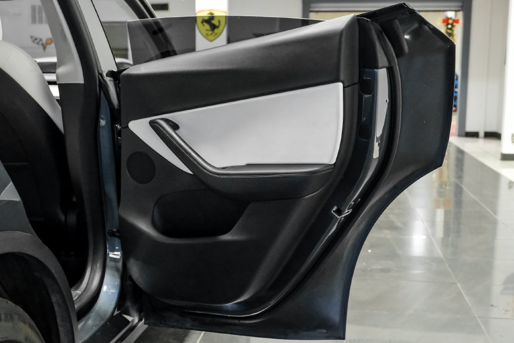 Used 2022 Tesla Model Y Long Range AWD/4WD image 42