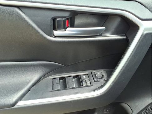 Used 2025 Toyota RAV4 XLE FWD image 11
