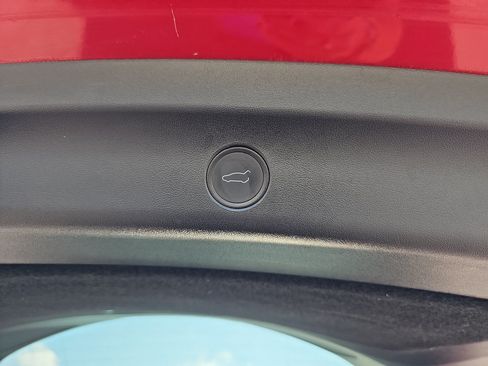 Used 2020 Tesla Model Y Long Range AWD/4WD image 31