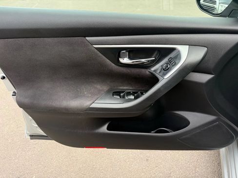 Used 2013 Nissan Altima 3.5 SV w/ Navigation Pkg FWD image 13