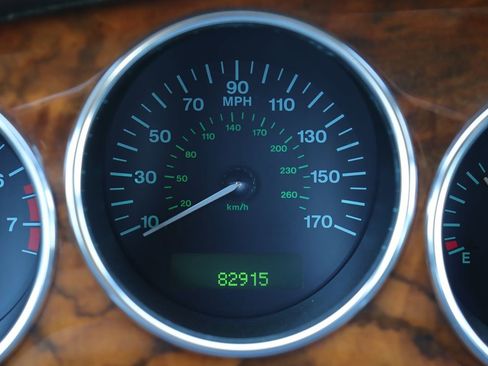 Used 2004 Jaguar XK8 Convertible image 23