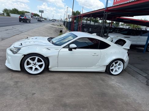 Used 2016 Scion FR-S RWD image 6