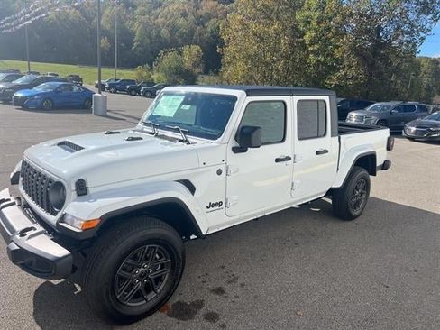 New 2025 Jeep Gladiator Sport AWD/4WD image 6