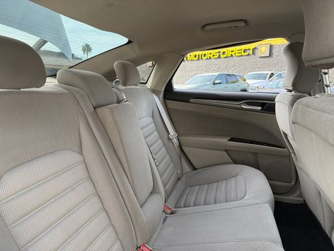Used 2017 Ford Fusion SE image 18