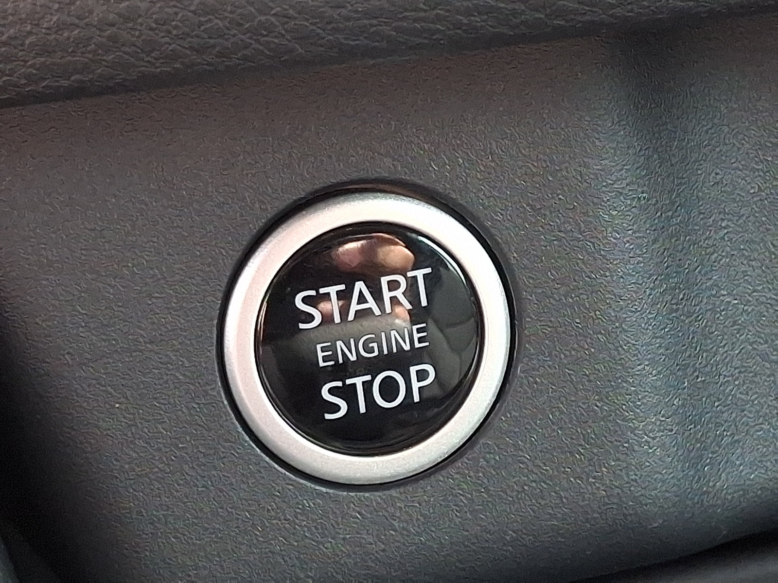Used 2023 Nissan Rogue S AWD/4WD image 23
