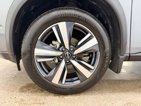 Used 2023 Nissan Rogue SL w/ SL Premium Package image 23