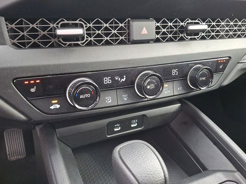 Used 2025 Honda Accord SE image 16