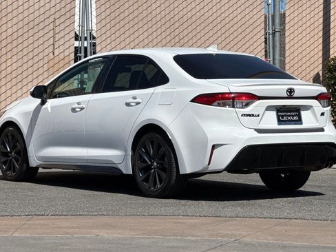 Used 2023 Toyota Corolla SE w/ SE Premium Package FWD image 6