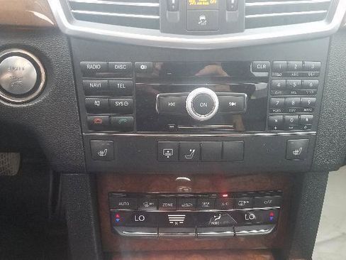 Used 2010 Mercedes-Benz E 350 4MATIC Sedan image 9