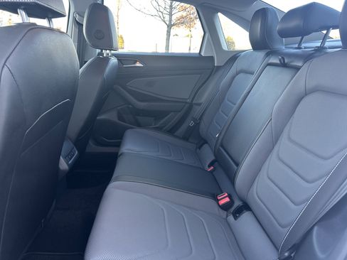 Used 2025 Volkswagen Jetta SEL image 12