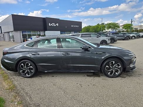 Used 2024 Hyundai Sonata SEL FWD image 2