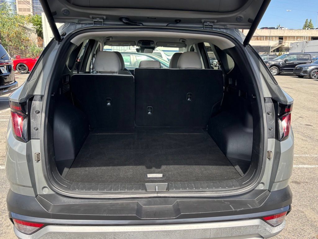 Used 2025 Hyundai Tucson SEL FWD image 23