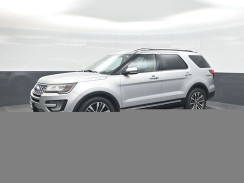 Used 2017 Ford Explorer Platinum AWD/4WD image 30