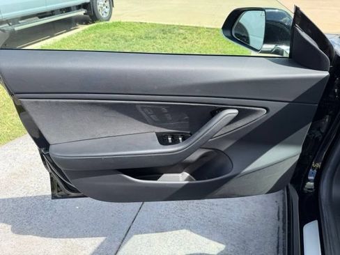 Used 2019 Tesla Model 3 RWD image 9