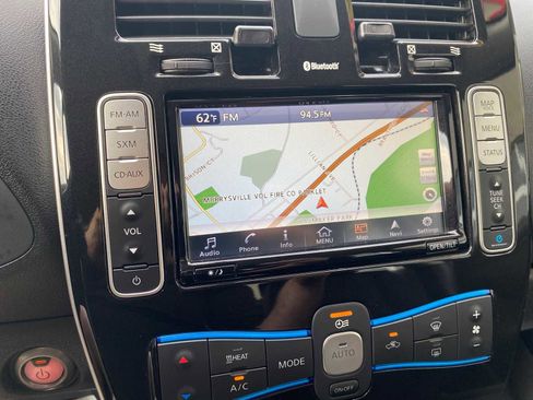 Used 2016 Nissan Leaf SV FWD image 20