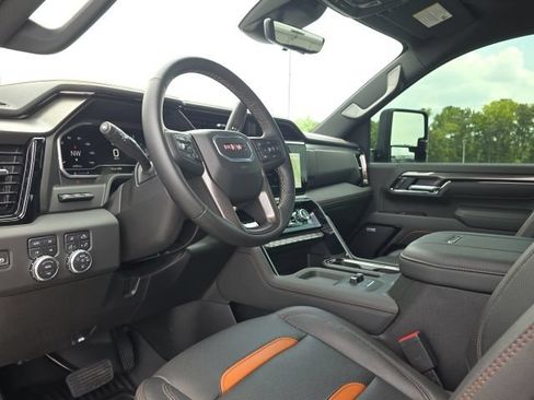 Used 2025 GMC Sierra 3500 AT4 w/ Technology Package AWD/4WD image 26