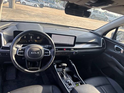 Used 2024 Kia Sorento S FWD image 12