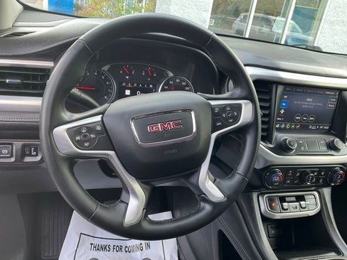 Used 2023 GMC Acadia SLT image 4