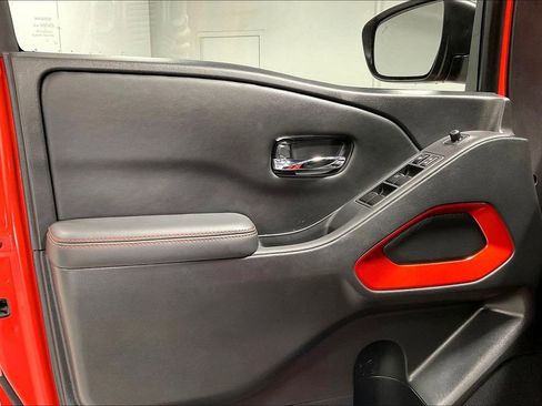 Used 2025 Nissan Frontier PRO-4X image 20